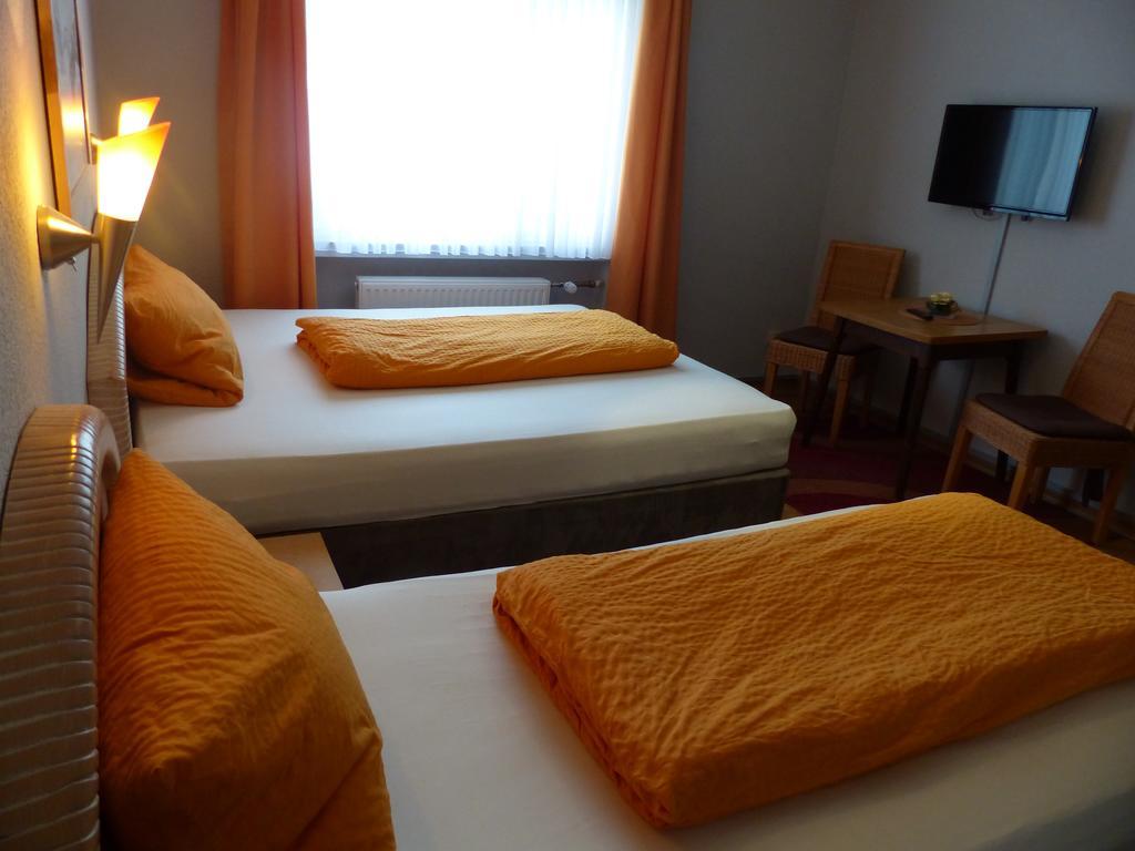Haus Der Gastlichkeit Hotel Ratingen Eksteriør billede