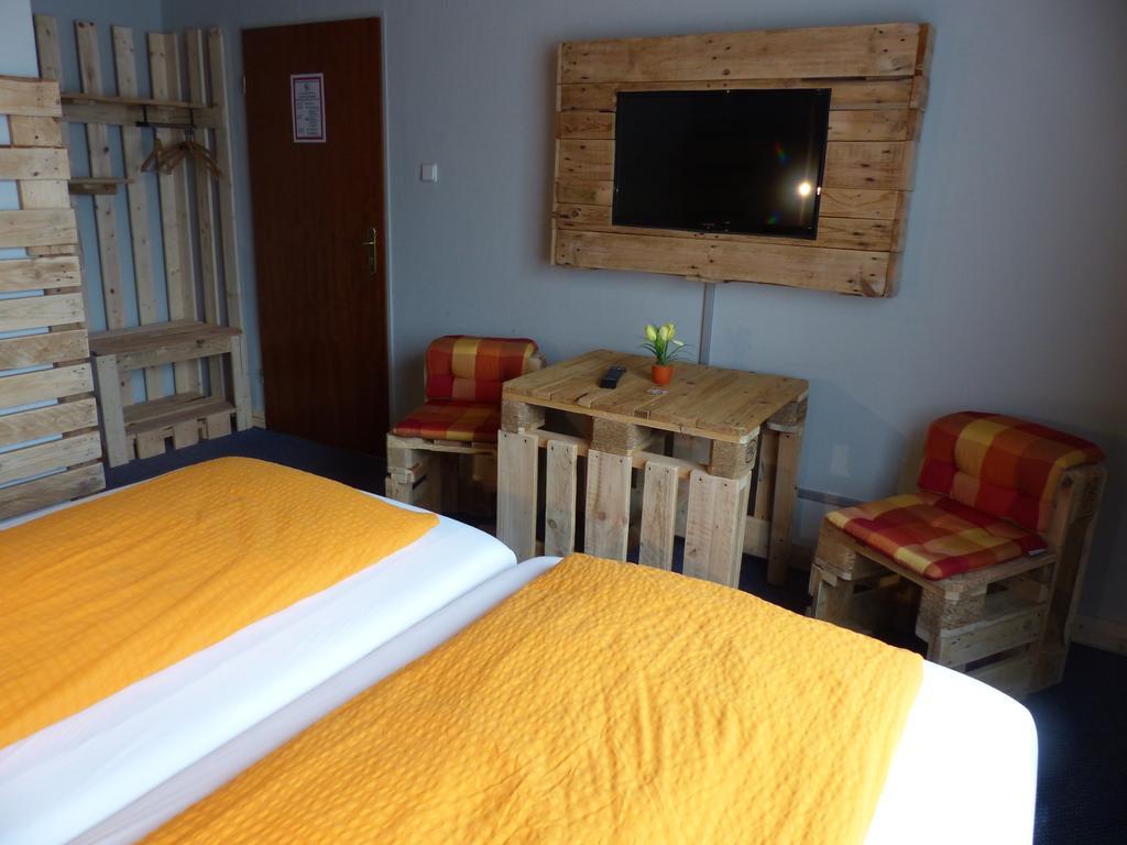 Haus Der Gastlichkeit Hotel Ratingen Eksteriør billede