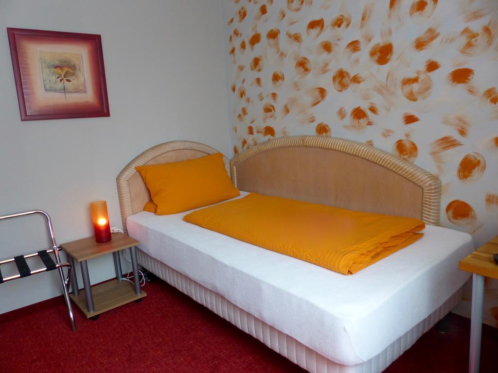 Haus Der Gastlichkeit Hotel Ratingen Eksteriør billede